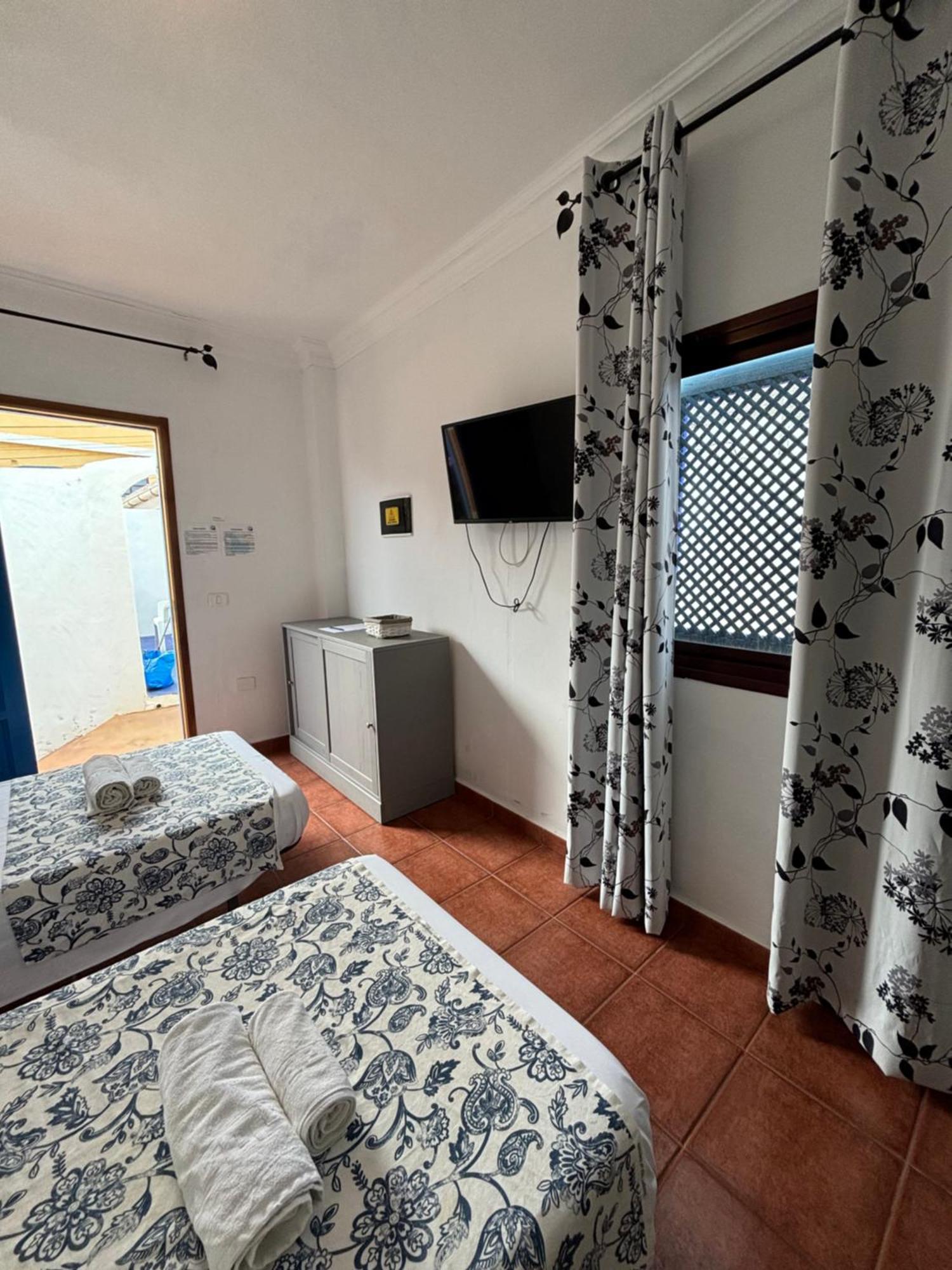 Apartamentos Y Habitaciones Villa Marina La Caleta  Εξωτερικό φωτογραφία