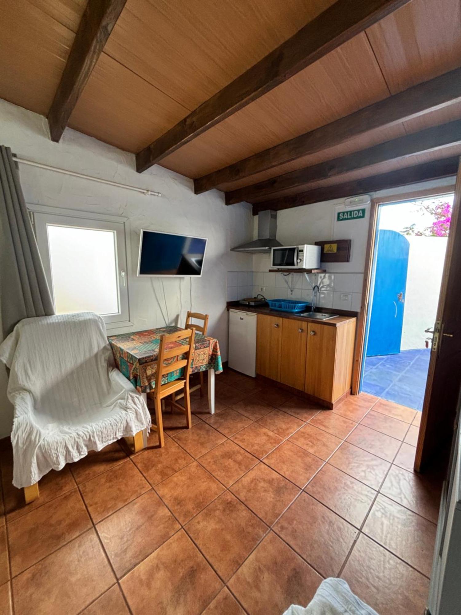 Apartamentos Y Habitaciones Villa Marina La Caleta  Εξωτερικό φωτογραφία