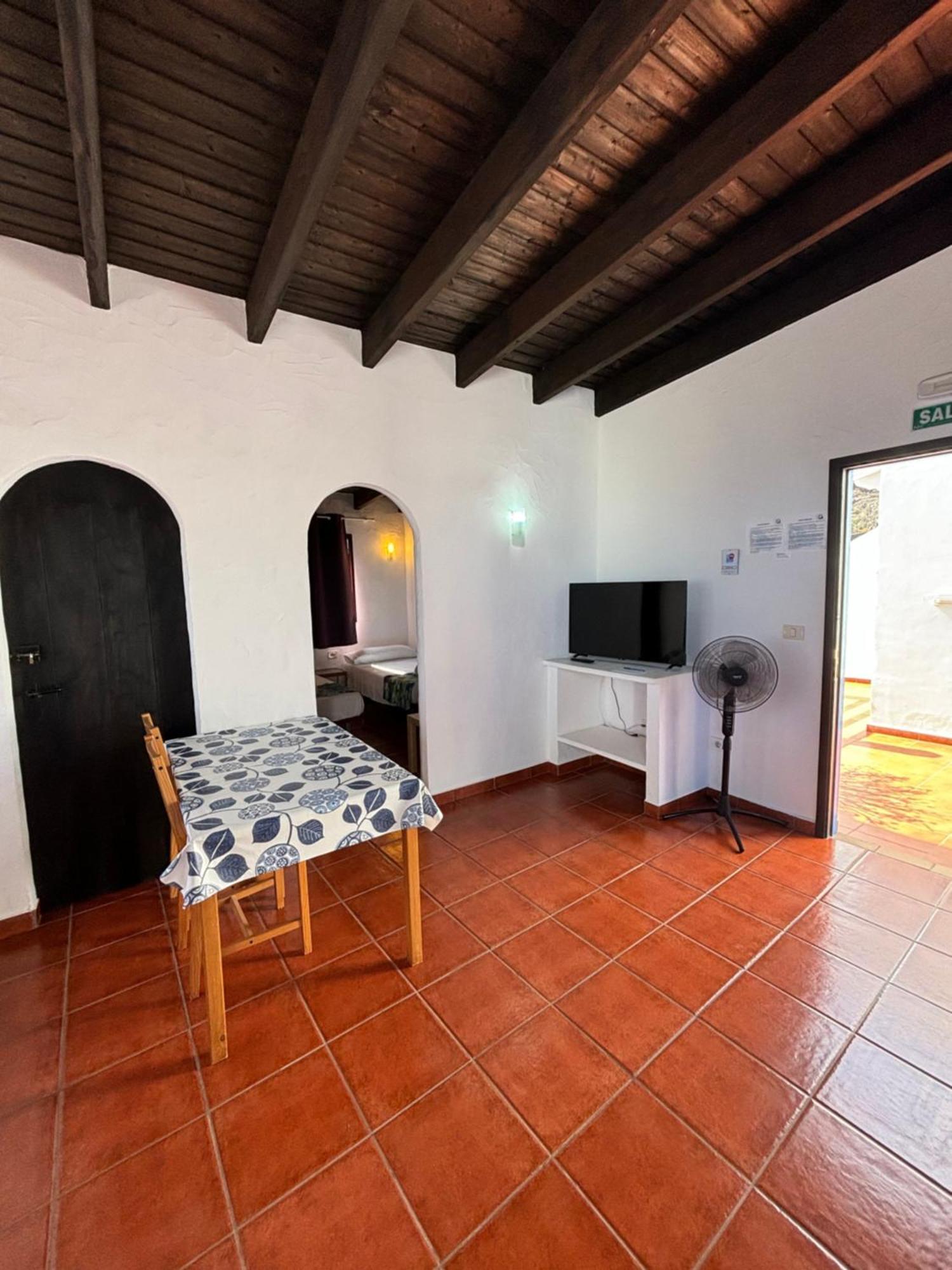 Apartamentos Y Habitaciones Villa Marina La Caleta  Εξωτερικό φωτογραφία